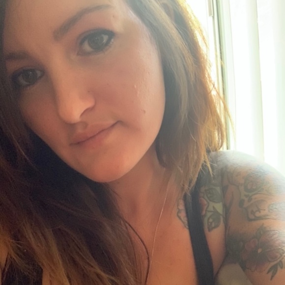 Meet your Posher, Jessica - Picture 3 of 3